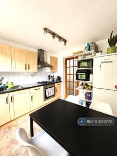 1 bedroom in a house share to rent, Hazlitt Road, London, W14
