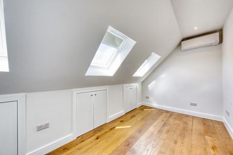 3 bedroom flat to rent, Malden Road, Worcester Park, KT4 7NL