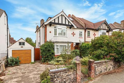 Victoria Avenue, Sanderstead, Surrey, CR2 0QP