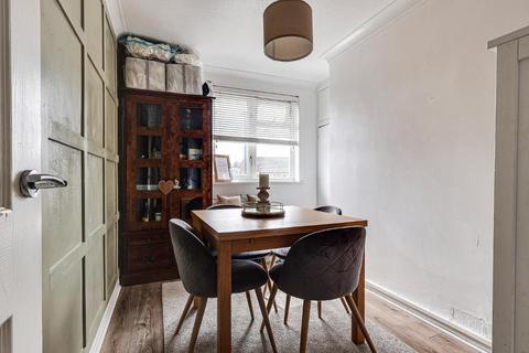 undefined, South Croydon CR2