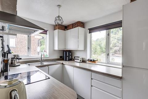 undefined, South Croydon CR2