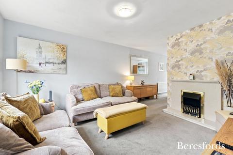 3 bedroom end of terrace house for sale, Tomlyns Close, Hutton, CM13