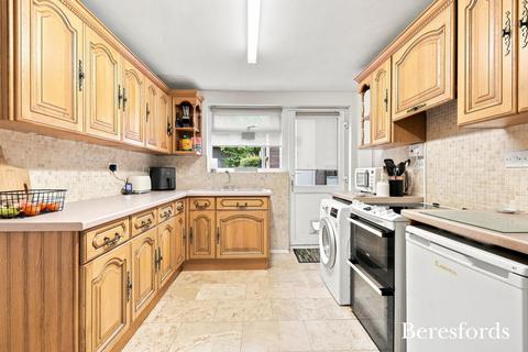3 bedroom end of terrace house for sale, Tomlyns Close, Hutton, CM13