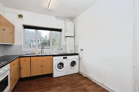 3 bedroom terraced house to rent, Grove Road, Bristol, BS16