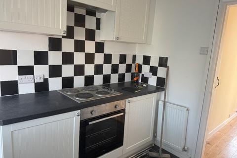3 bedroom terraced house to rent, Chancery Lane, Nuneaton