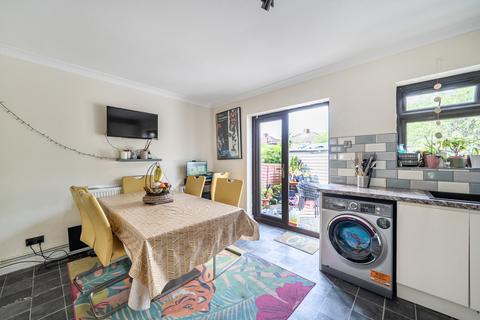 3 bedroom semi-detached house for sale, Holyrood Avenue, Harrow