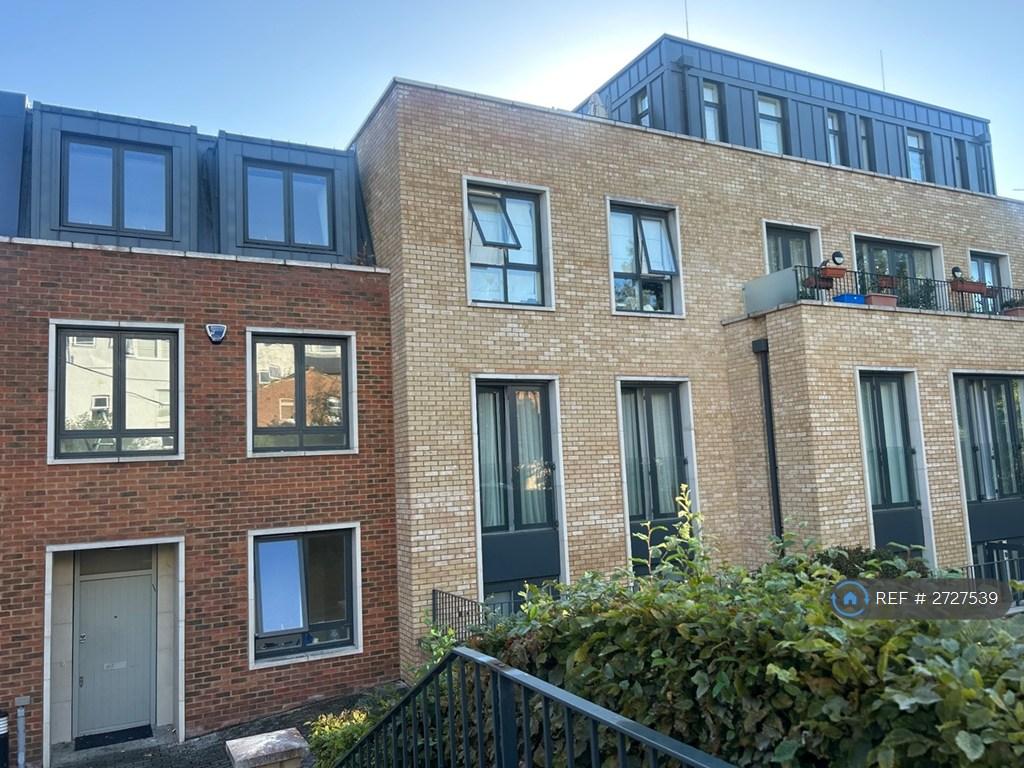 House in London - View 2