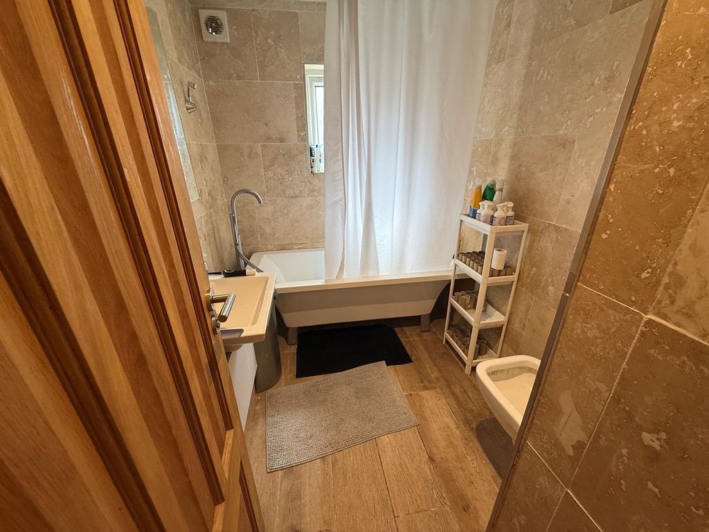 Apartment in London - More