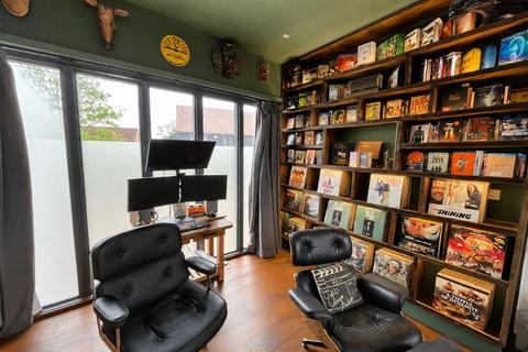 3 bedroom barn conversion for sale, Pembridge Gardens, Stevenage, SG2
