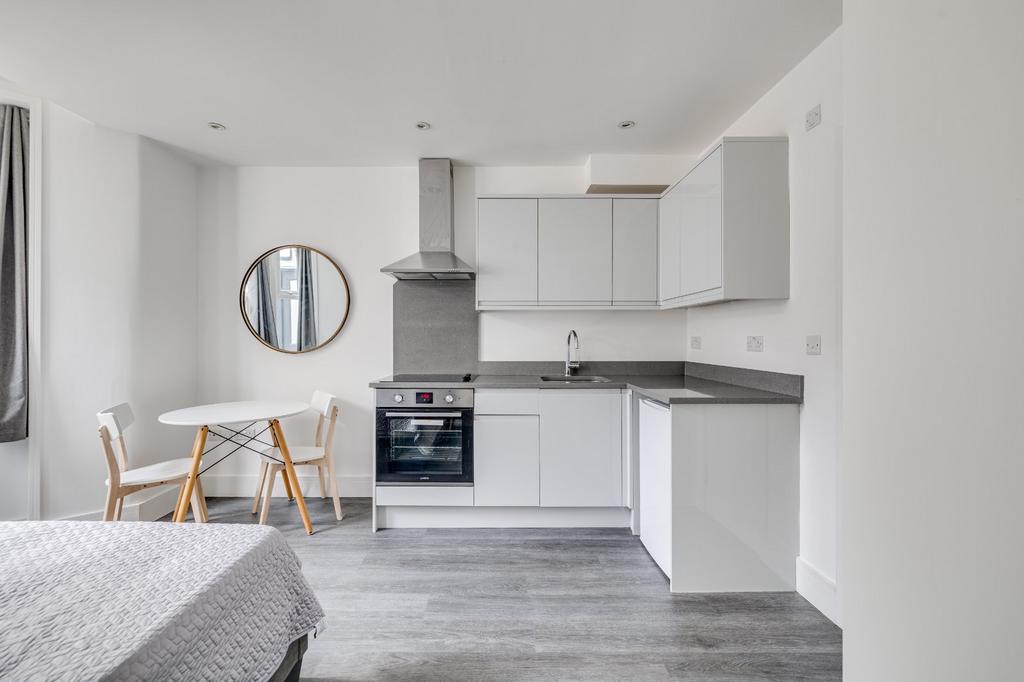 Apartment in London - View 2