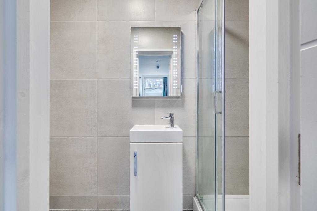 Apartment in London - View 4