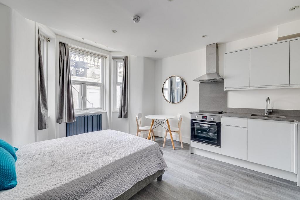 Apartment in London - View 5
