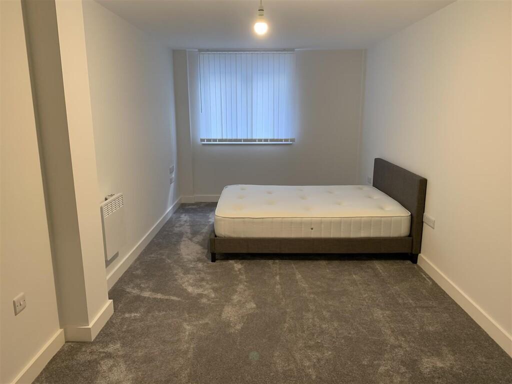 Apartment in Leicester, Highfields - View 4