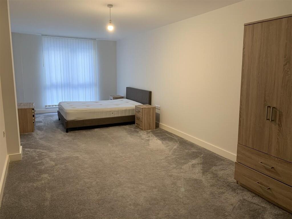 Apartment in Leicester, Highfields - More