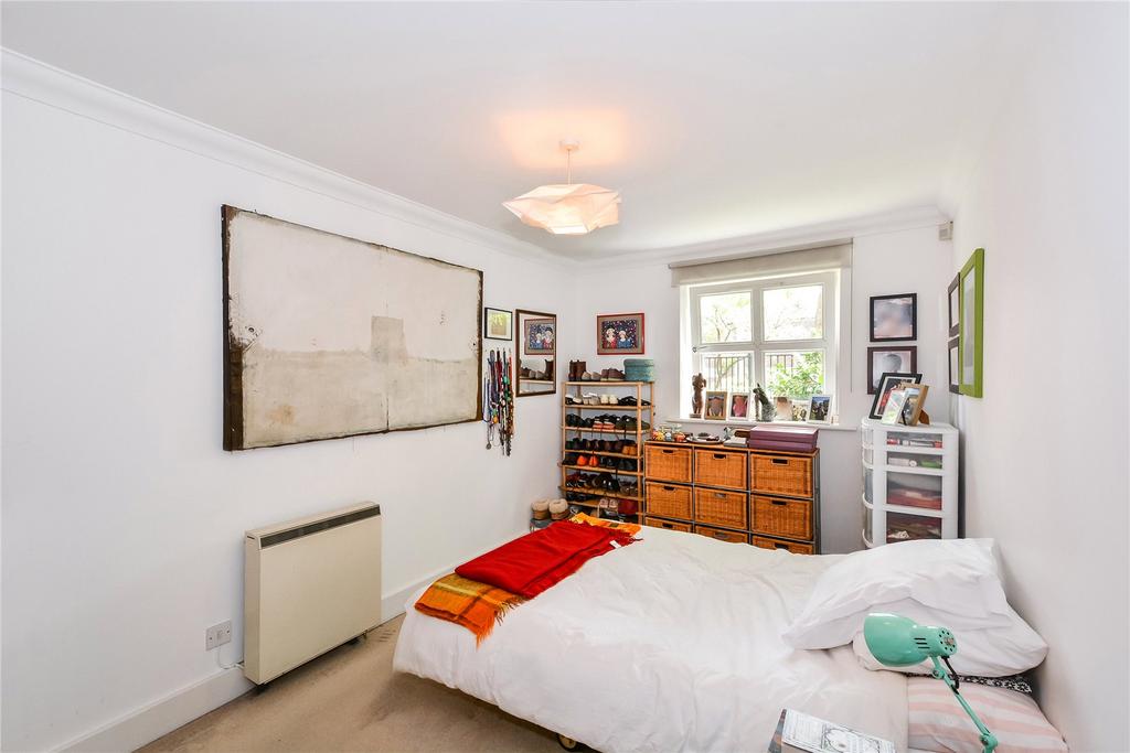 Apartment in London, Islington - View 4
