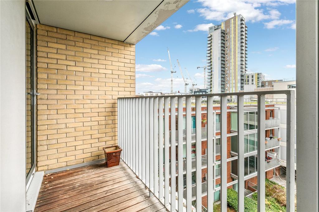 Apartment in London - More