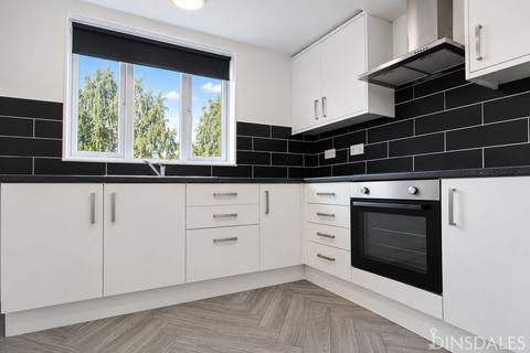 3 bedroom apartment to rent, Regency Court, Girlington, Bradford, BD8 9EU