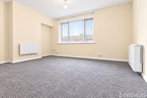 3 bedroom apartment to rent, Regency Court, Girlington, Bradford, BD8 9EU
