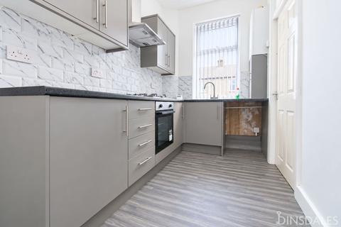 2 bedroom terraced house to rent, Nuttall Road, Barkerend, Bradford, BD3 0BE