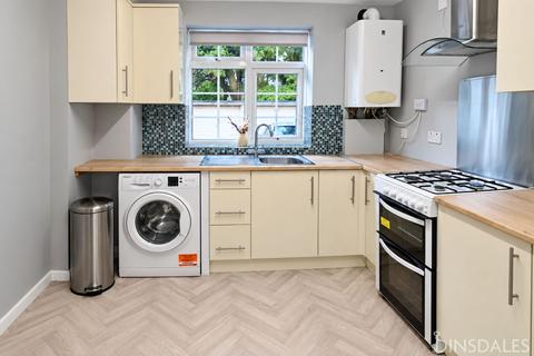 2 bedroom apartment to rent, Larkfield 67 Leylands Lane, Bradford