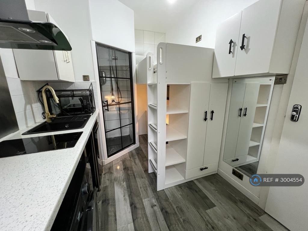 Apartment in Manchester, Greater Manchester - View 5