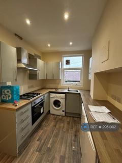 2 bed flat/apartment for rent in Falesgrave Road, Scarborough, YO12