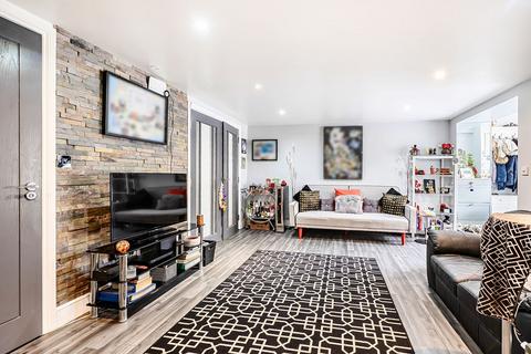 undefined, Queensgate Mews, Beckenham BR3