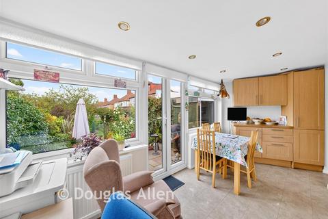 2 bedroom semi-detached bungalow for sale, Strafford Avenue, Ilford IG5