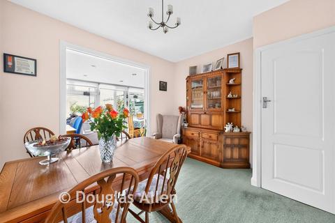 2 bedroom semi-detached bungalow for sale, Strafford Avenue, Ilford IG5