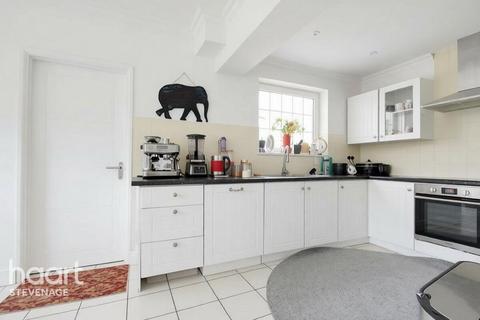4 bedroom detached house for sale, Castles Close, Hitchin