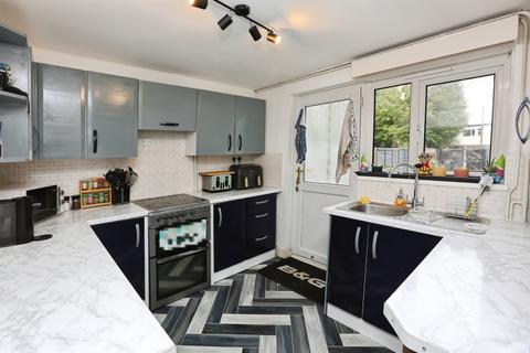 2 bedroom ground floor flat for sale, Aldermoor Road, Gosport