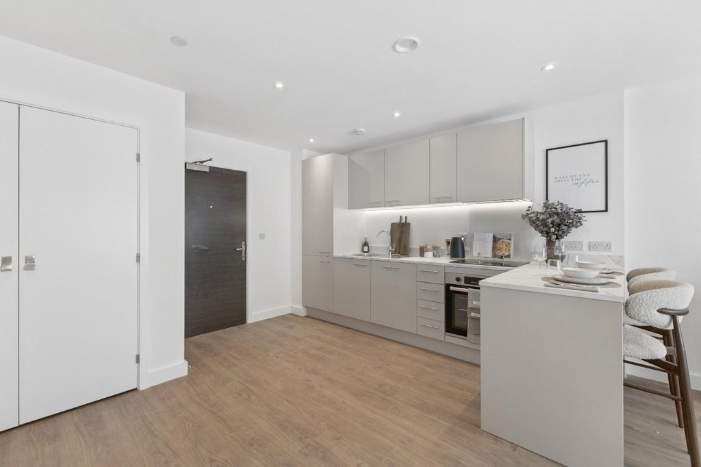 House in Stevenage, Hertfordshire - More
