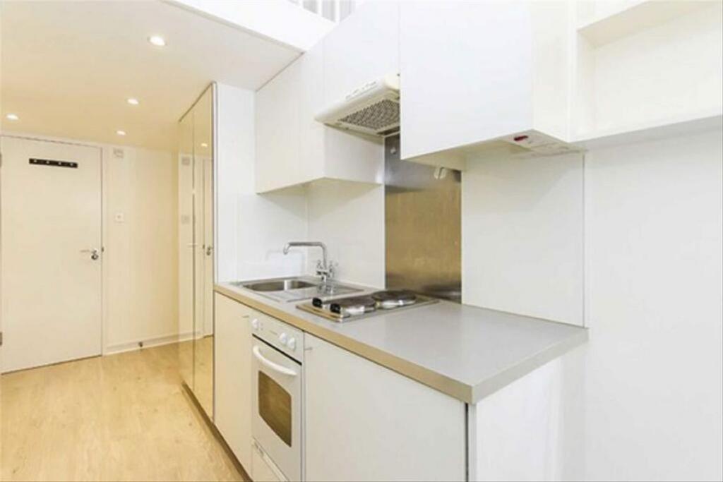 Apartment in London - More