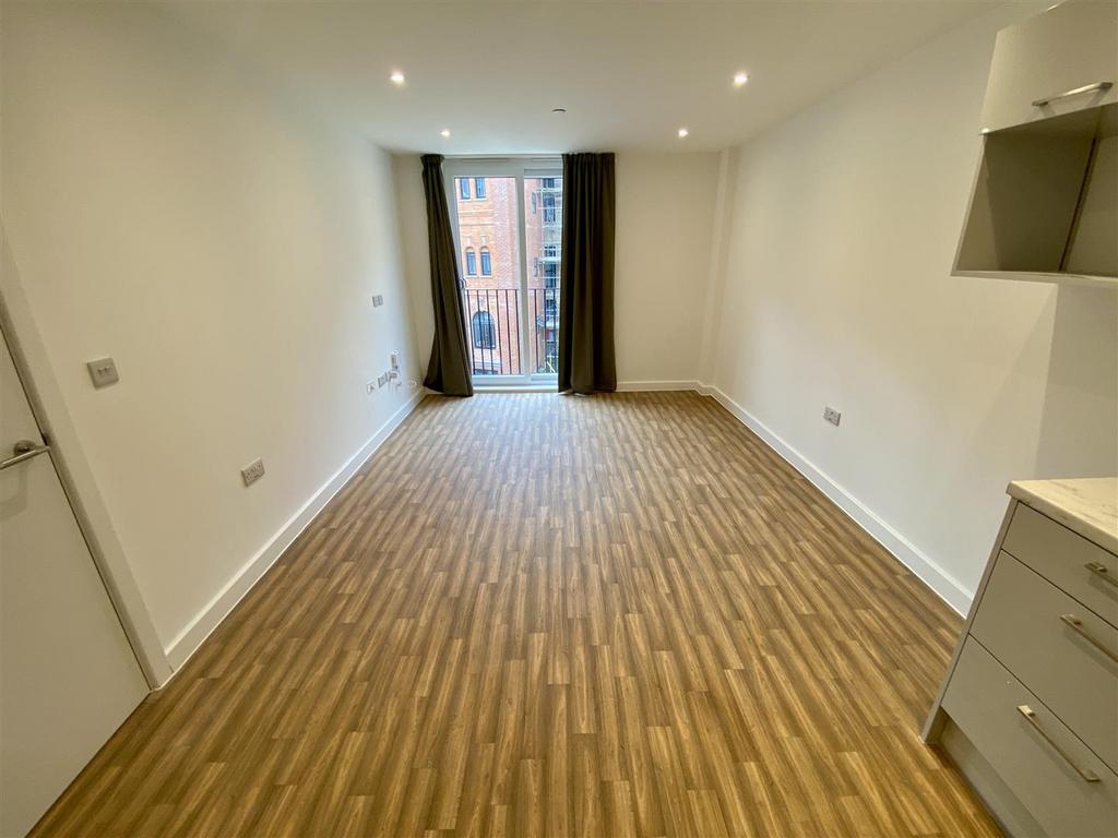 Apartment in Leicester, St Matthew's - View 2