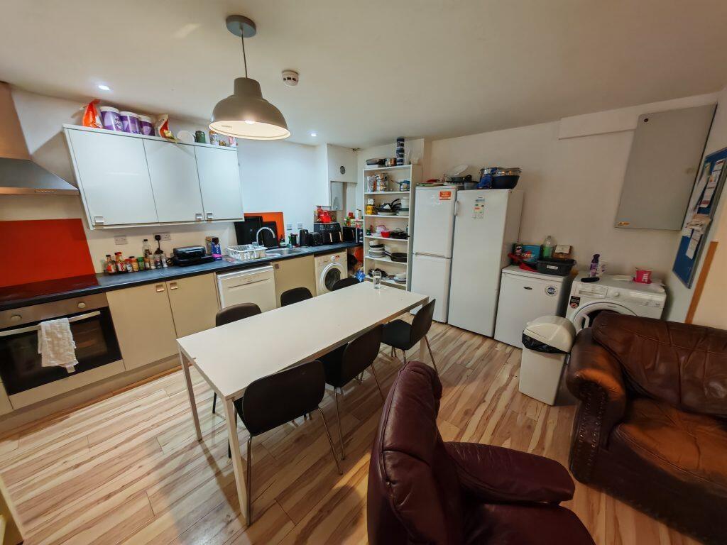 Apartment in Bristol, Bishopston - View 2