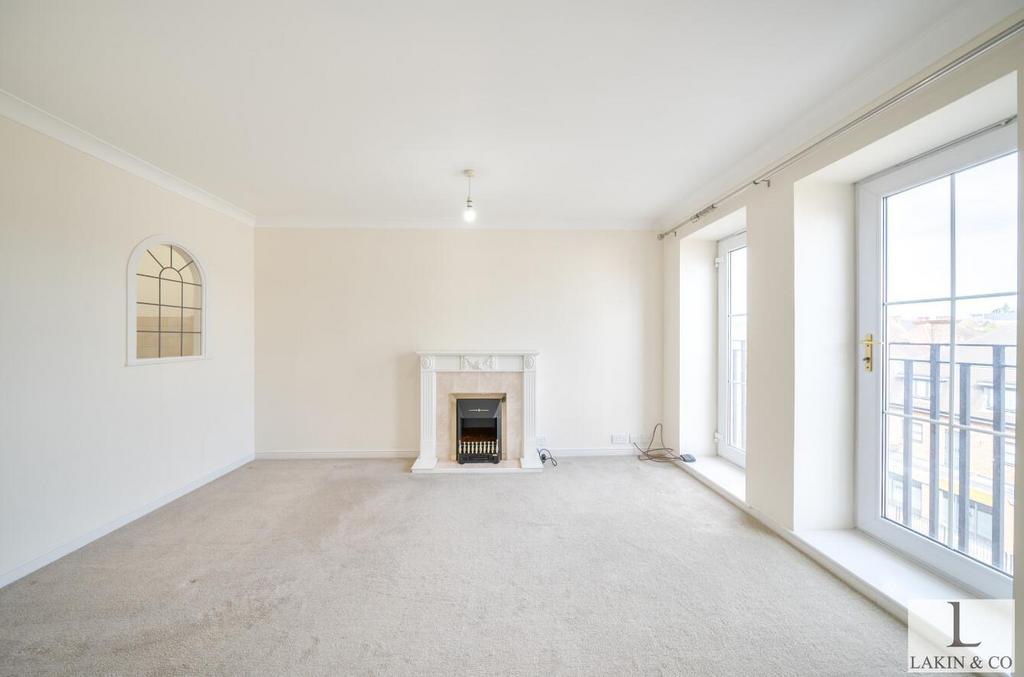 Apartment in Ruislip - View 2