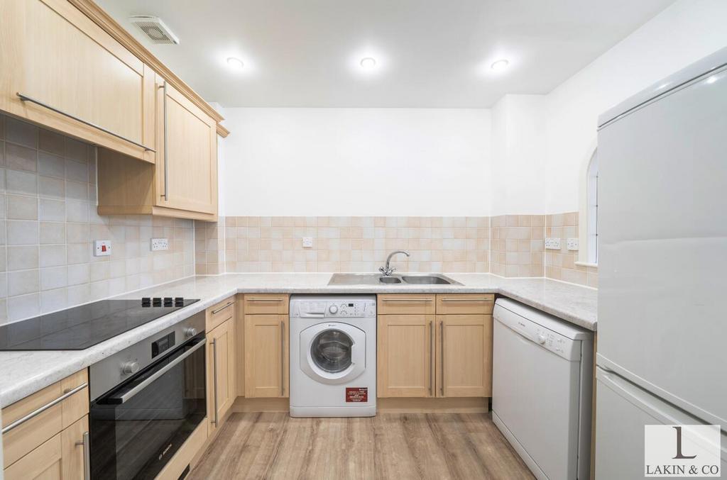 Apartment in Ruislip - View 4