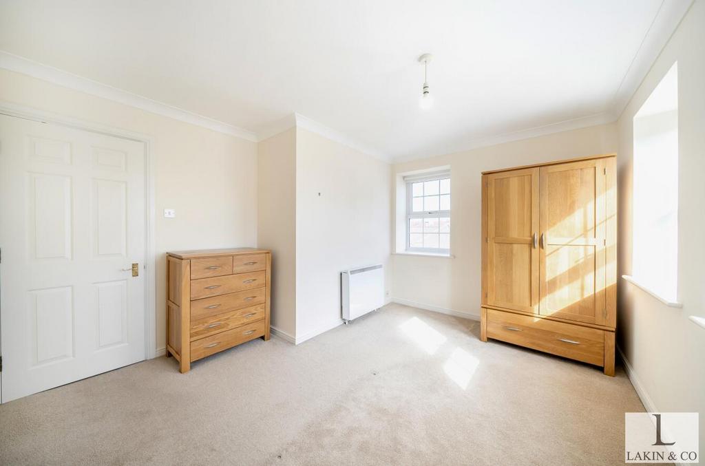 Apartment in Ruislip - View 5