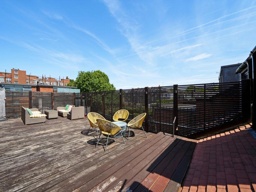 Apartment in London - View 2