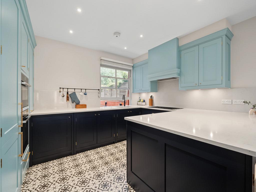 Apartment in London - View 5
