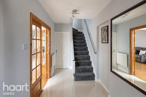 4 bedroom semi-detached house for sale, Willow Tree Close, Hayes