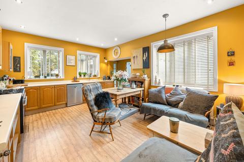 4 bedroom semi-detached house for sale, Carlton Road, Harrogate, HG2