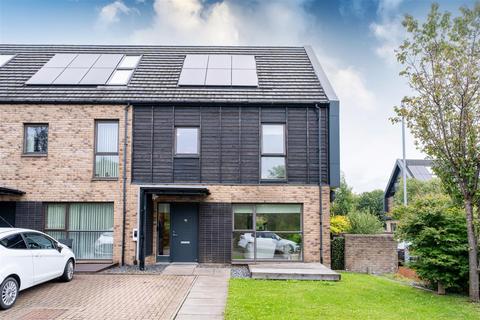 4 bedroom end of terrace house for sale, 15, Auckland Wynd, Glasgow, G40 4RN