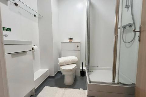1 bedroom flat to rent, HOlmes House