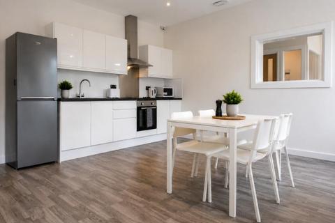 1 bedroom flat to rent, HOlmes House