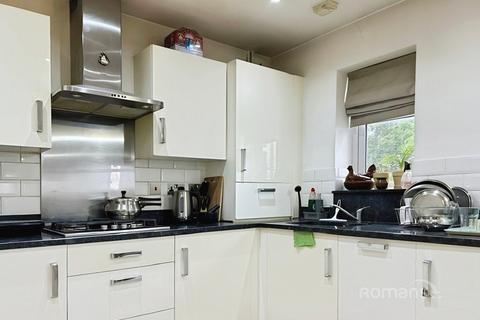 2 bedroom flat to rent, Hill View Court, 13 Bhamra Gardens, Maidenhead, SL6