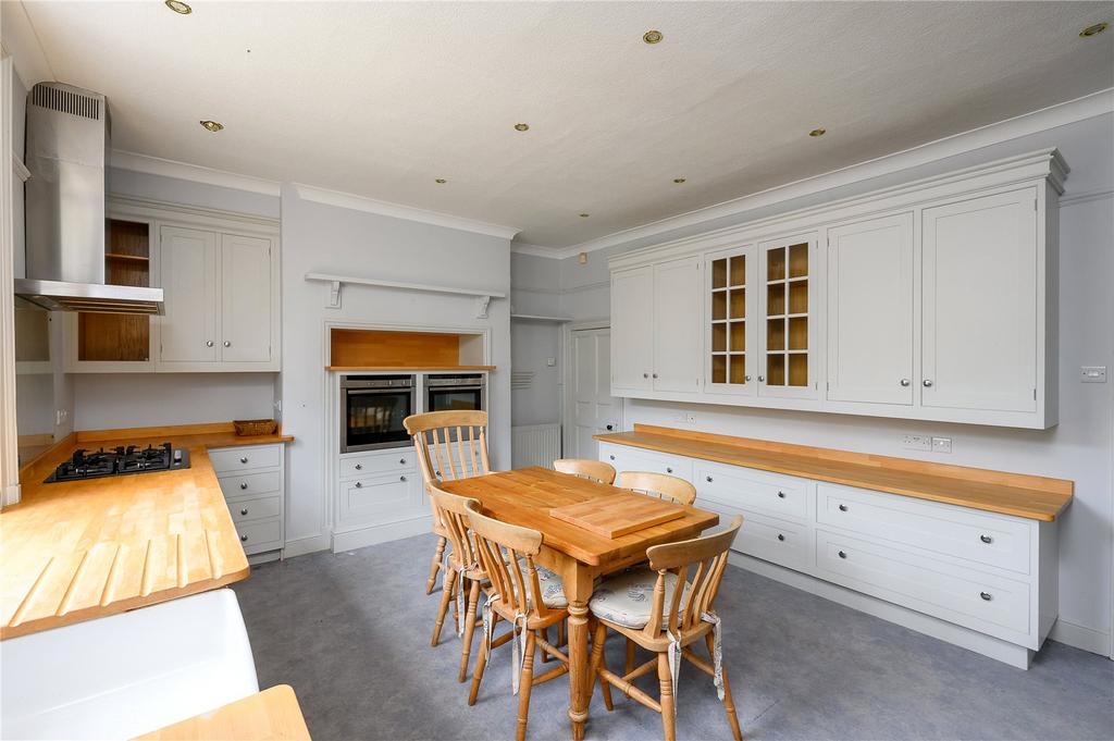 House in Thorner - More