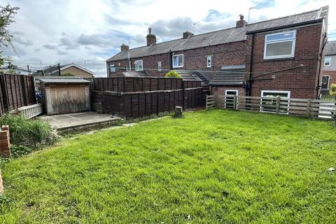 2 bedroom end of terrace house to rent, Upper Lane, Netherton, WF4