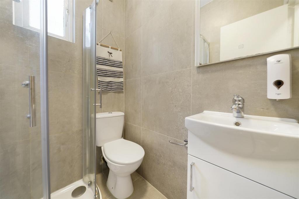 Apartment in Maida Vale - View 5