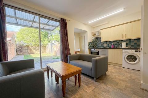 3 bedroom terraced house for sale, Mill Avenue, Uxbridge, UB8